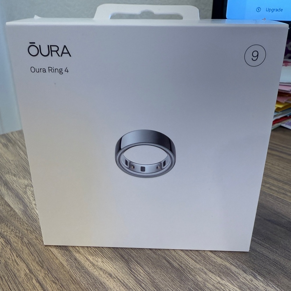 Oura Ring 4 in Shiny Silver Size 9